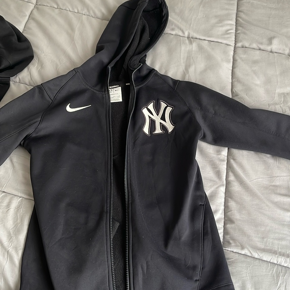 Nike yankee zip up big kids sz M